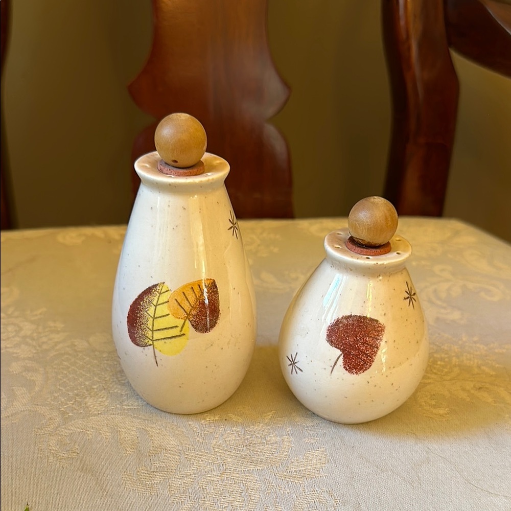 Metlox Vernonware Sherwood pattern salt and pepper shakers, 1950s
